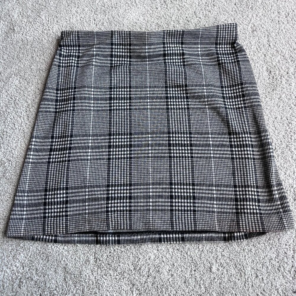 Black and White Plaid Skirt